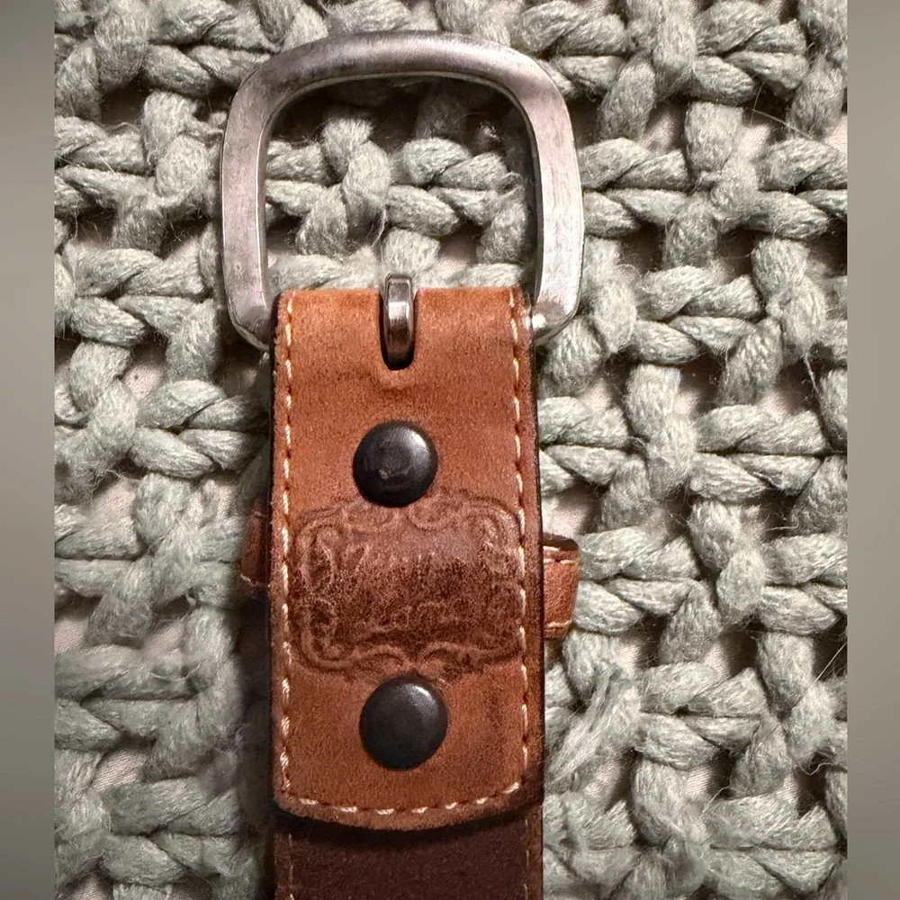 Vintage Kids Tony Lama Western style Leather Belt With Silver Medallions Size 22